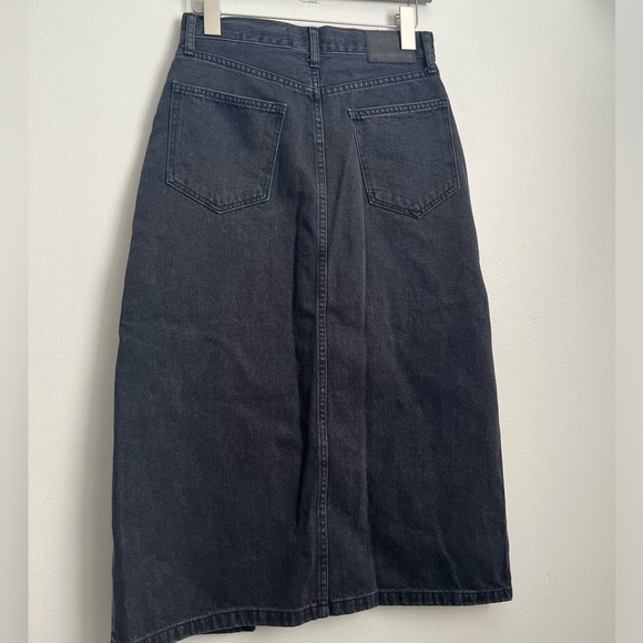 Aritzia Denim Forum The '90s Halle Denim Midi Skirt - Picture 4 of 14